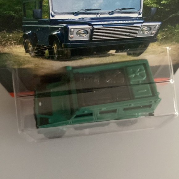 Matchbox Land Rover Defender 110 - Picture 3 of 4